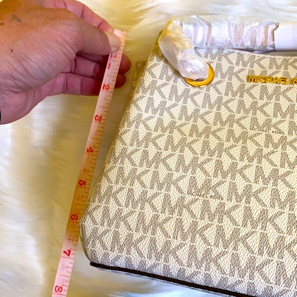 Brand New Michael Kors crossbody bag - Picture 6 of 9